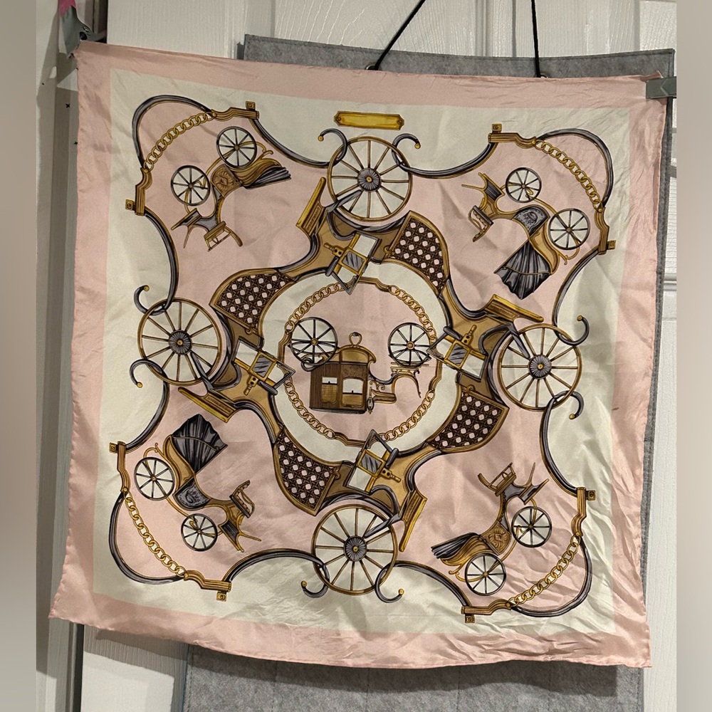 Victorian baby buggy  Silk scarf horse and‎ buggie